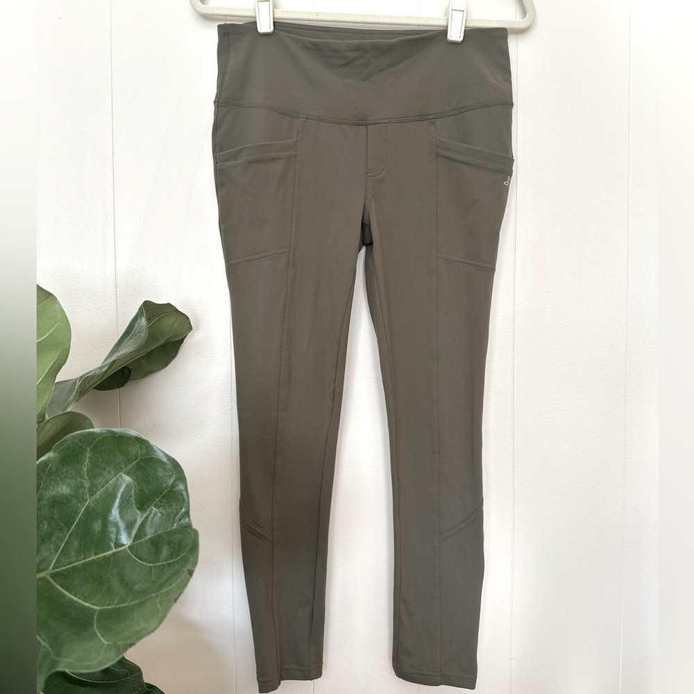 Prana | Women’s Mid/High Rise Capri in Olive | M